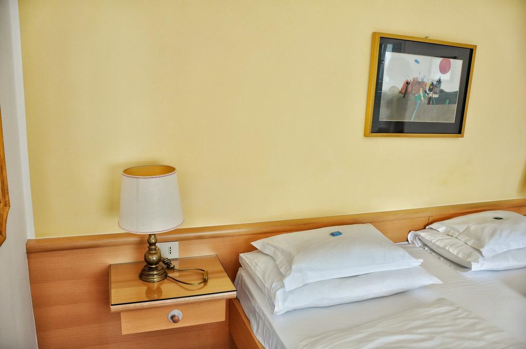 Hotel Zima Merano Phòng bức ảnh